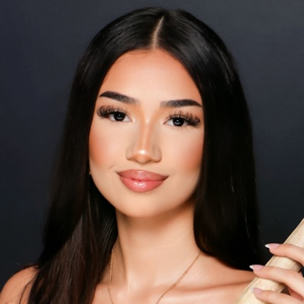 Meet your Posher, Zoraida